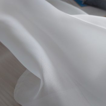 10,5 M - Voile /180 - FEHÉR 01/ÓZS NÉLKÜL fényát függ